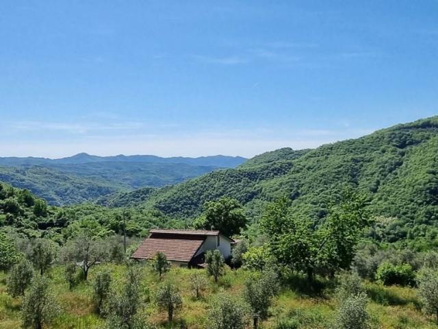 Quadrilocale in vendita a Casola in Lunigiana