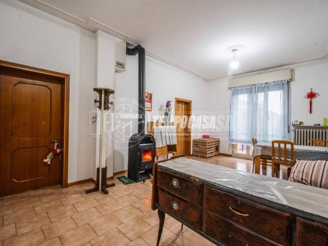 Quadrilocale in vendita a Casalgrande via Aldo Moro 76