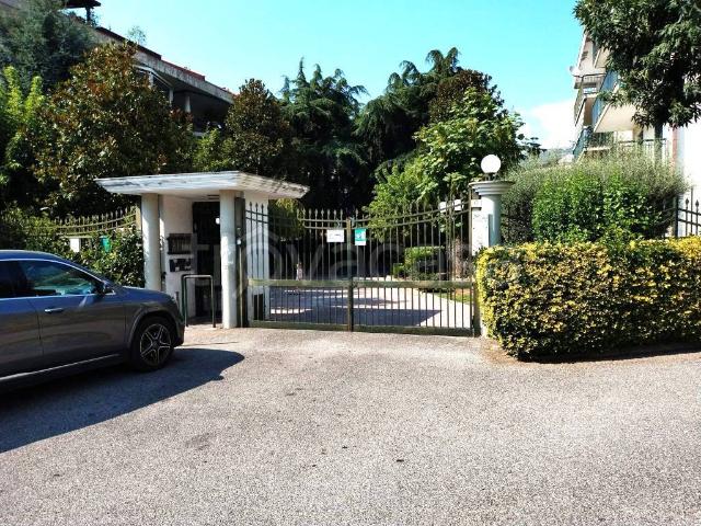 Quadrilocale in vendita a Caserta, Parco Cerasole