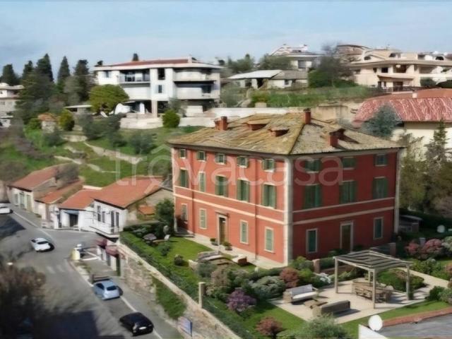 Quadrilocale in vendita a Castelnuovo di Porto via Bel Poggio, 4