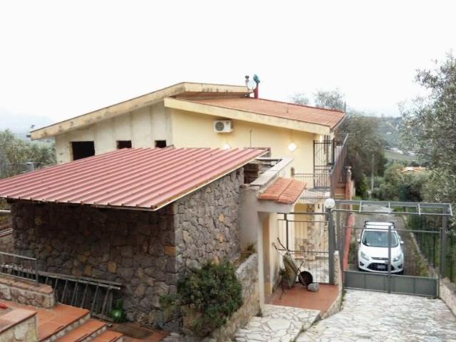 Quadrilocale in vendita a Casteldaccia