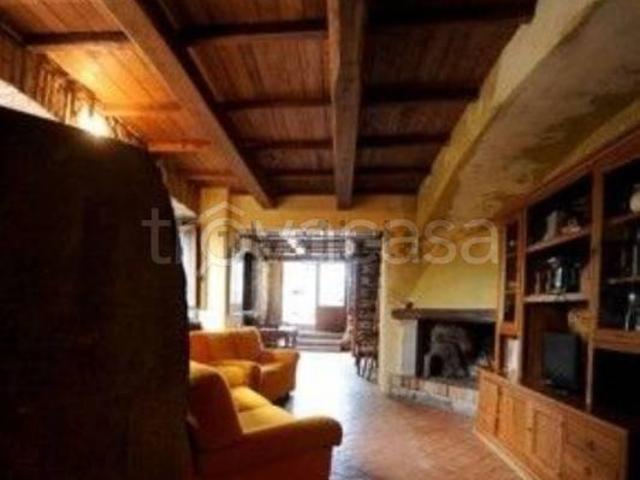 Quadrilocale in vendita a Castiglione in Teverina