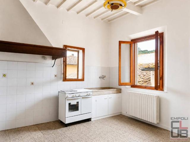 Quadrilocale in vendita a Capraia e Limite