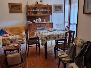 Quadrilocale in vendita a Carrara, Marina Di Carrara