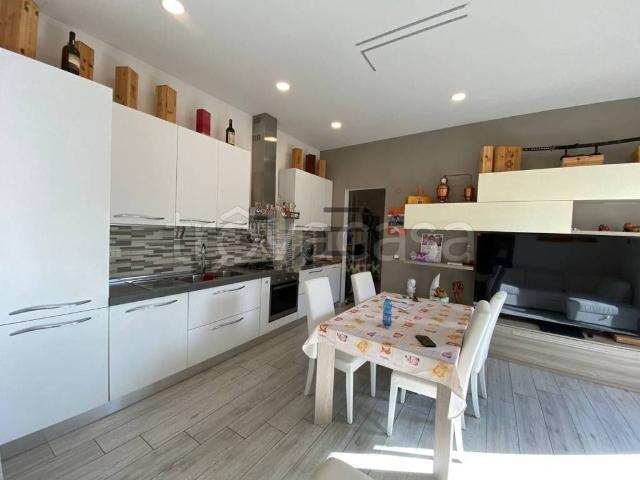 Quadrilocale in vendita a Carrara via Firenze, Marina Di Carrara