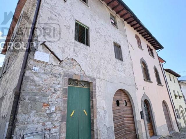 Quadrilocale in vendita a Cerreto, Borgo a Mozzano