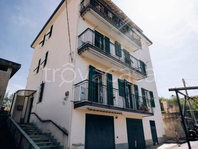 Quadrilocale in vendita a Cogoleto via San Rocco, Pratozanino