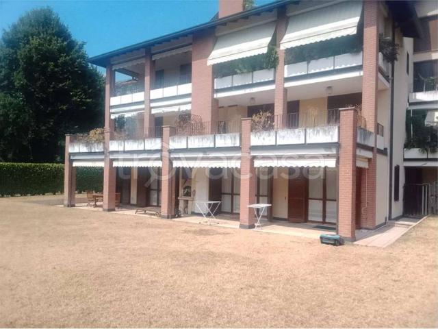 Quadrilocale in vendita a Comerio via Piave, 9