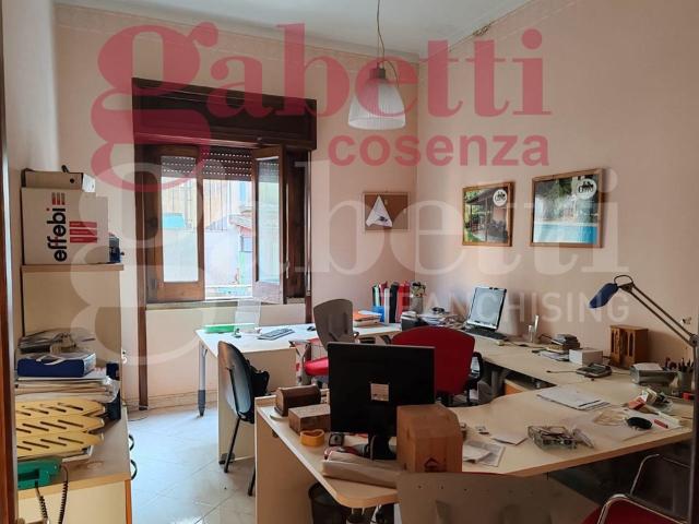 Quadrilocale in vendita a Cosenza