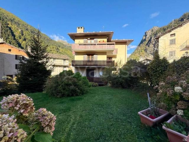 Quadrilocale in vendita a Corti, Campodolcino