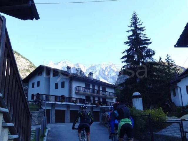 Quadrilocale in vendita a Courmayeur strada della Vittoria