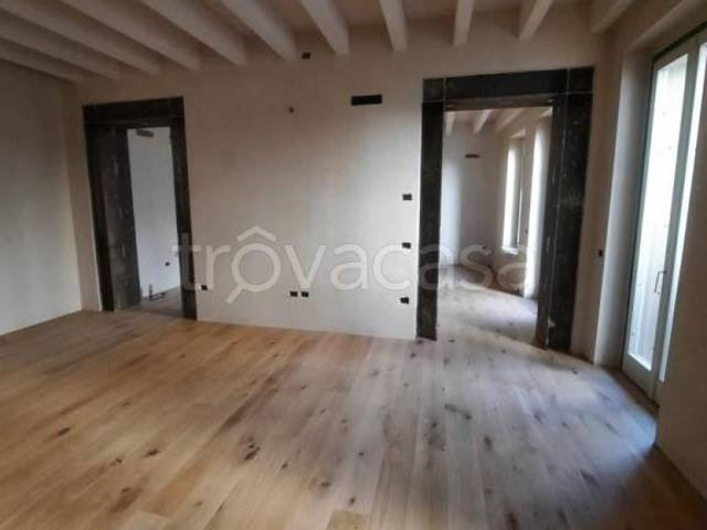 Quadrilocale in vendita a Cremona via Decia, 51, Centro città