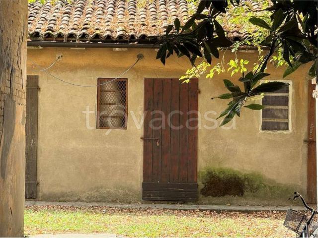 Quadrilocale in vendita a Ferrara via Spartaco, 11, San Benedetto