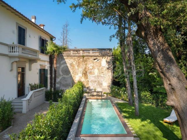 Quadrilocale in vendita a Firenze, Cinque Vie