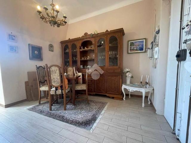 Quadrilocale in vendita a Genova via Monticelli, Marassi