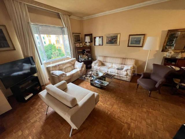 Quadrilocale in vendita a Genova, Pegli