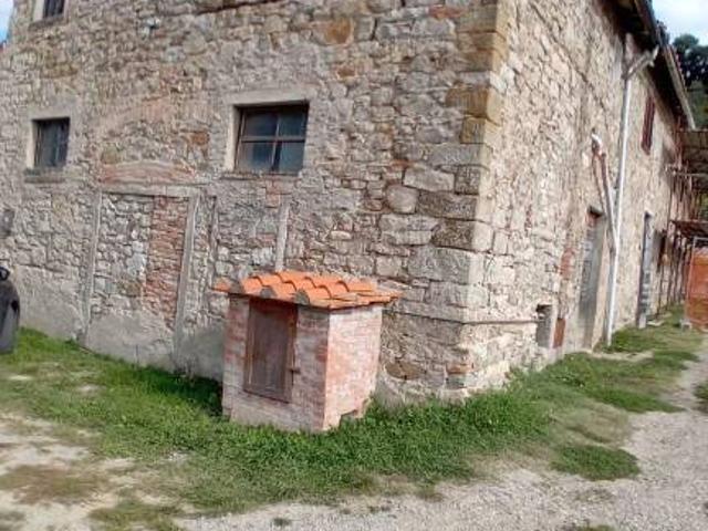 Quadrilocale in vendita a Greve in Chianti