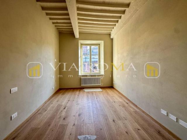Quadrilocale in vendita a Lucca via della Stufa, Piazza Napoleone San Michele