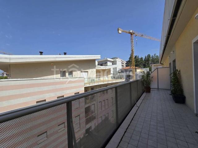 Quadrilocale in vendita a L'Aquila, Villa Comunale