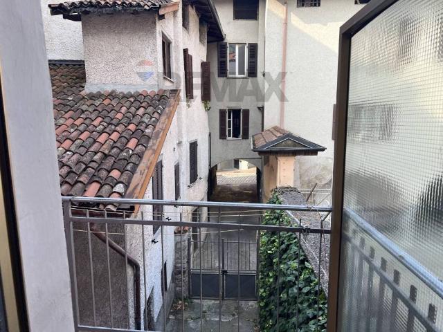 Quadrilocale in vendita a Lovere via Giuseppe Mazzini, 22