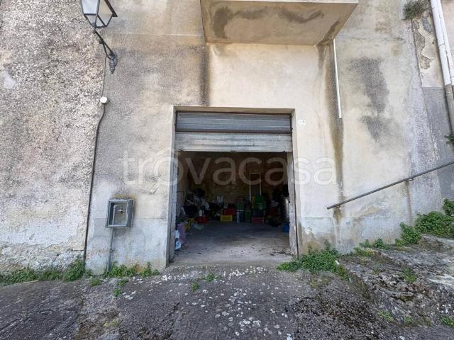 Quadrilocale in vendita a Palazzolo Acreide via Lenza