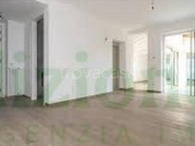 Quadrilocale in vendita a Parma strada Petrarca 10, Centro Storico