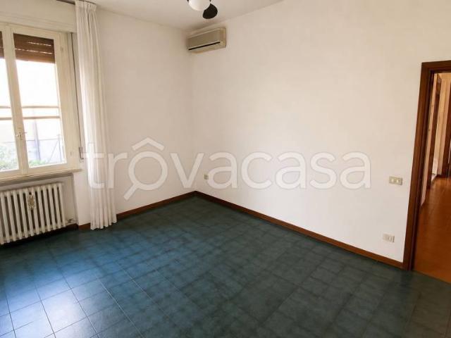 Quadrilocale in vendita a Parma via 24 Maggio, 46, San Lazzaro