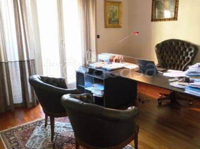 Quadrilocale in vendita a Pescara via Balilla, 16, Via Venezia Lungofiume Paolucci