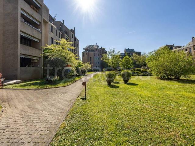 Quadrilocale in vendita a Pessano, Pessano con Bornago