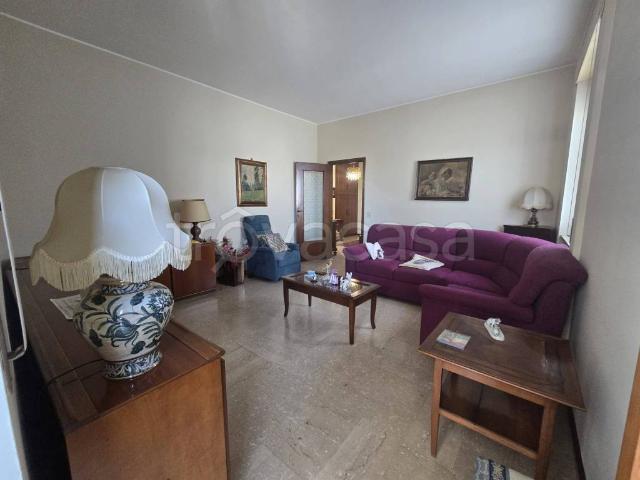 Quadrilocale in vendita a Piacenza via Celestino Coppellotti, Clinica Piacenza