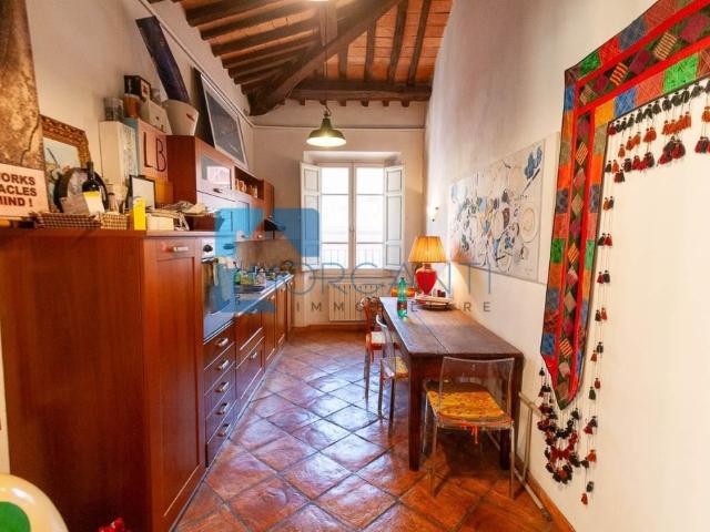 Quadrilocale in vendita a Pietrasanta via XX Settembre