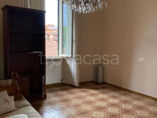 Quadrilocale in vendita a Pistoia via Vittorio Bellini, 28, Pistoia Ovest