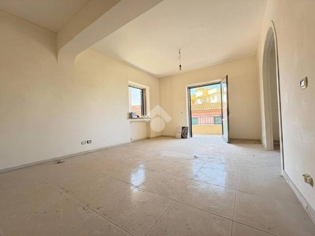 Quadrilocale in vendita a Reggio di Calabria via Saracinello, 6, Ravagnese