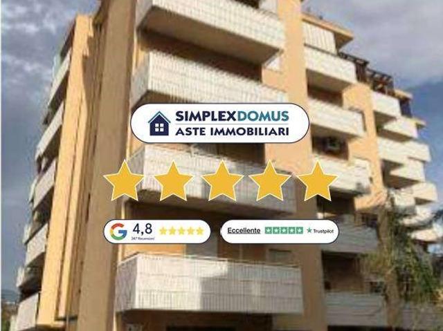 Quadrilocale in vendita a Reggio di Calabria via Sbarre Centrali, Modena San Giorgio Extra