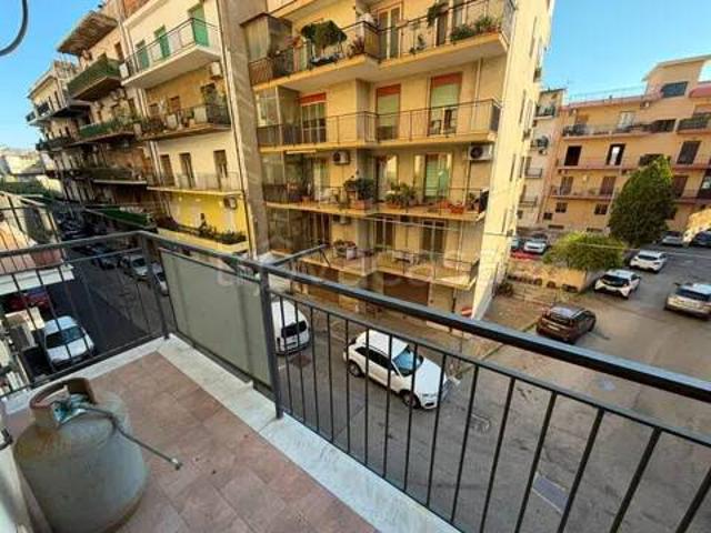 Quadrilocale in vendita a Reggio di Calabria, Sbarre