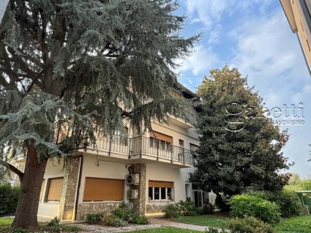 Quadrilocale in vendita a Rho