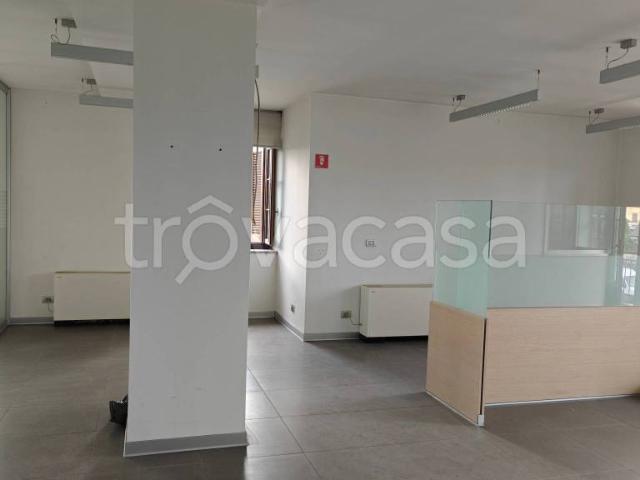 Quadrilocale in vendita a Robassomero corso Italia, 25