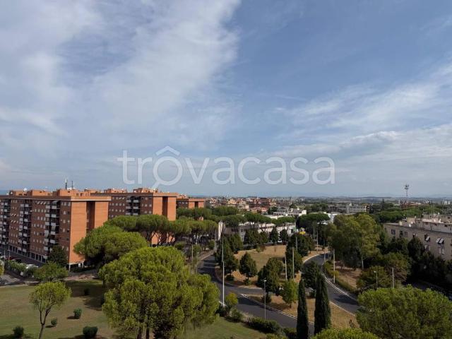 Quadrilocale in vendita a Roma via Maria Melato, 64, Serpentara