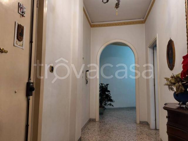Quadrilocale in vendita a Salerno via Gelso, 93, Carmine