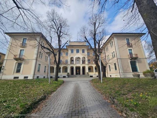 Quadrilocale in vendita a Salsomaggiore Terme, Salsomaggiore Terme