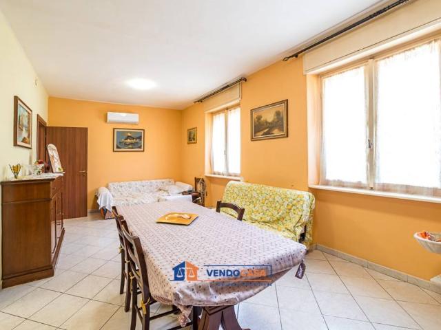 Quadrilocale in vendita a Santa Vittoria d'Alba via Alba, 20