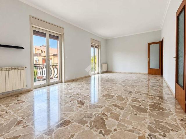 Quadrilocale in vendita a Sant'Agata li Battiati via kennedy, 41