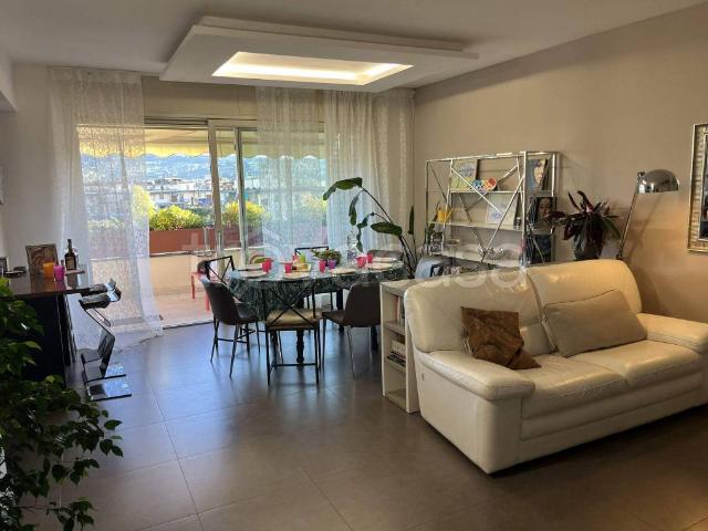Quadrilocale in vendita a Scandicci via Rialdoli