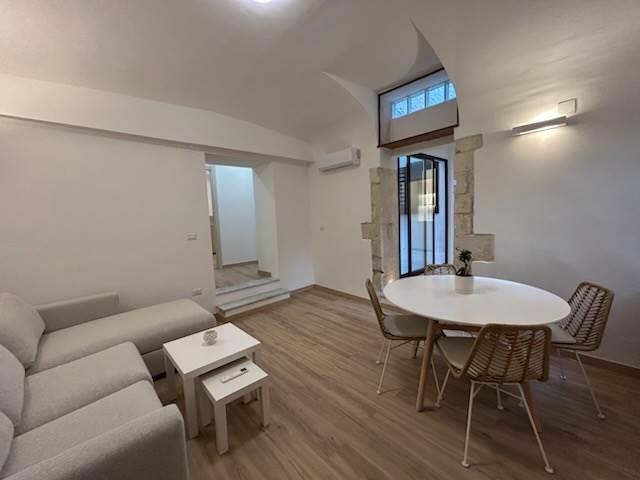 Quadrilocale in vendita a Siracusa via Amalfitania 9, Ortigia