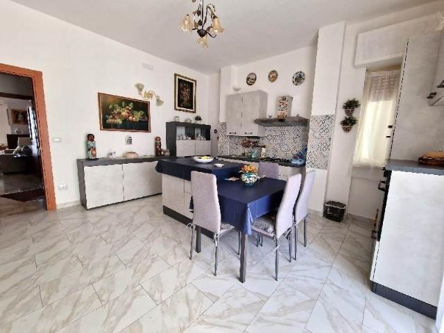 Quadrilocale in vendita a Siracusa