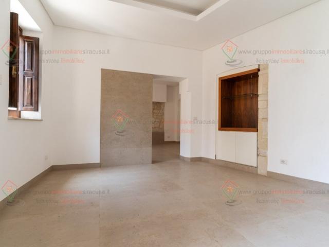 Quadrilocale in vendita a Siracusa