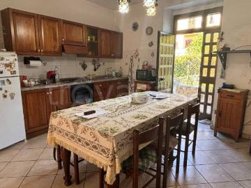 Quadrilocale in vendita a Tarano via della Fontana, Baracche Di San Polo