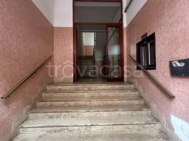 Quadrilocale in vendita a Taranto via Duca di Genova, 51, Borgo