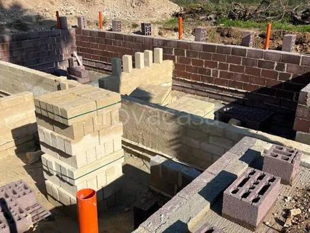 Quadrilocale in vendita a Taviano via Sila Nn