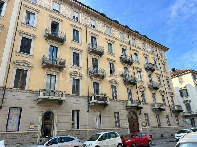 Quadrilocale in vendita a Torino via Duchessa Jolanda, Cit Turin